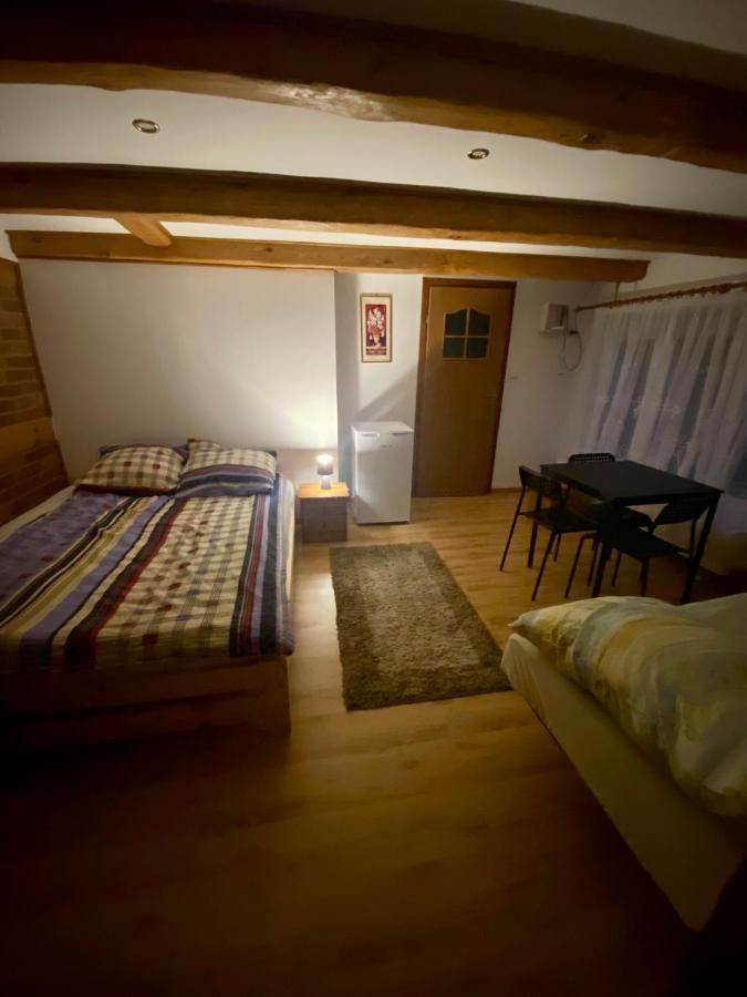 Pokoje Goscinne Pod Jabloniami Ujście-Darłowskie Kültér fotó