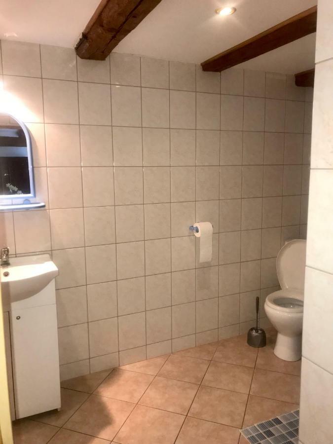 Pokoje Goscinne Pod Jabloniami Ujście-Darłowskie Kültér fotó